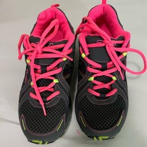 Fila All Terrain Leather & Manmade Mesh Gray Pink Lime Accent Running Shoes W-8